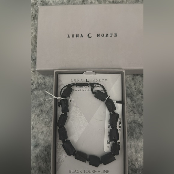 MENS NWT Tourmaline stone adjustable bracelet.  Great gift! - Picture 2 of 3